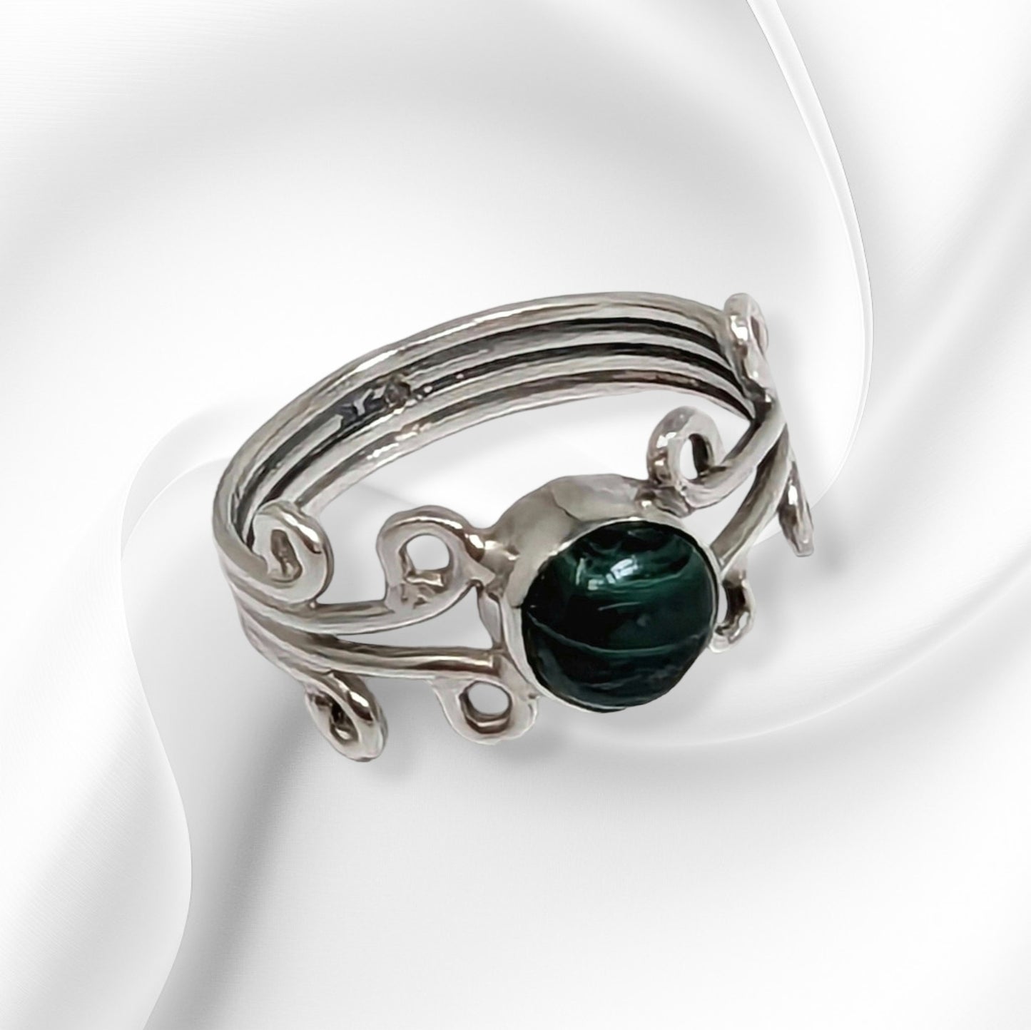 925 Sterling Silver Women's Ring with Authentic Malachite Gemstone