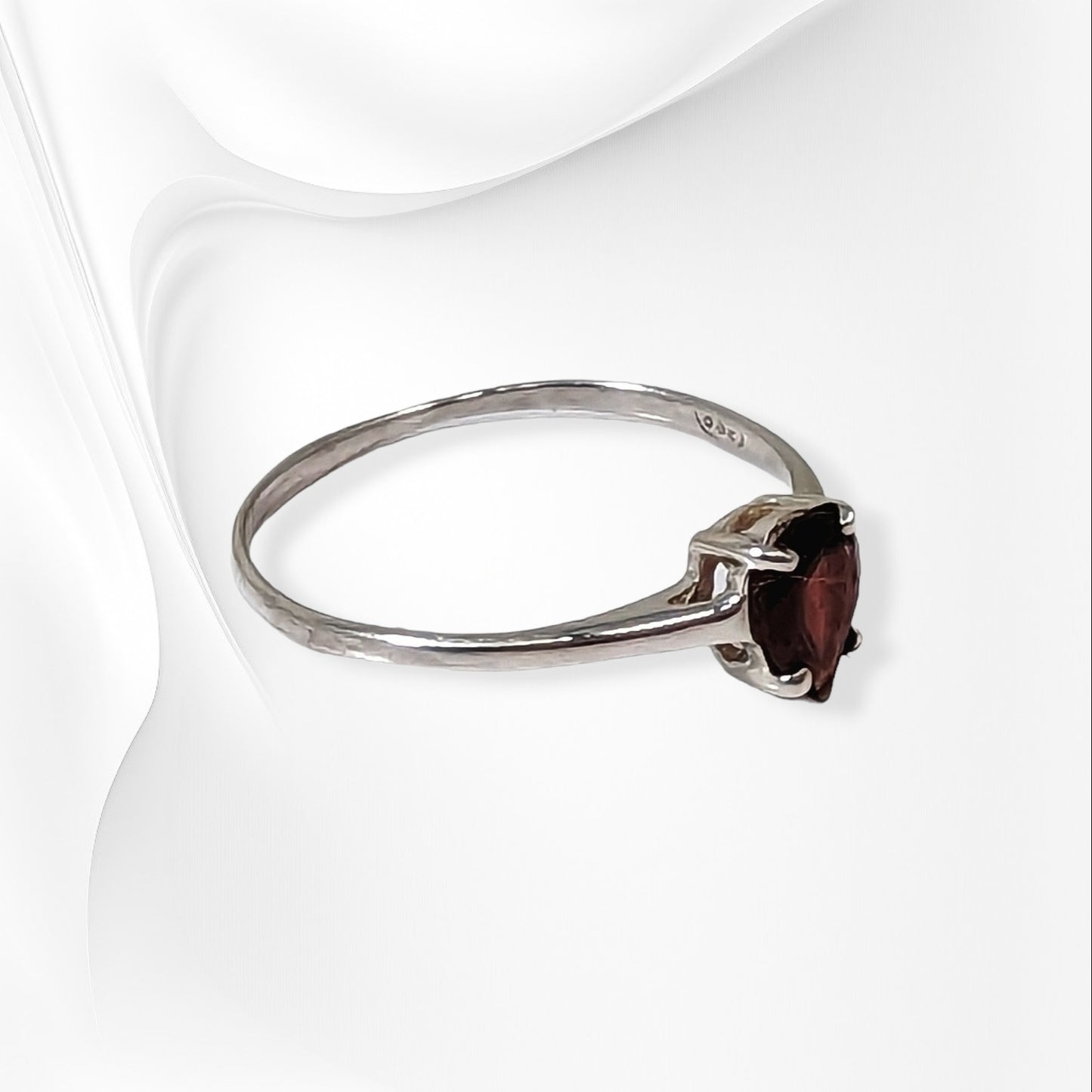 925 Sterling Silver Women's Ring with Authentic Red Garnet Gemstone