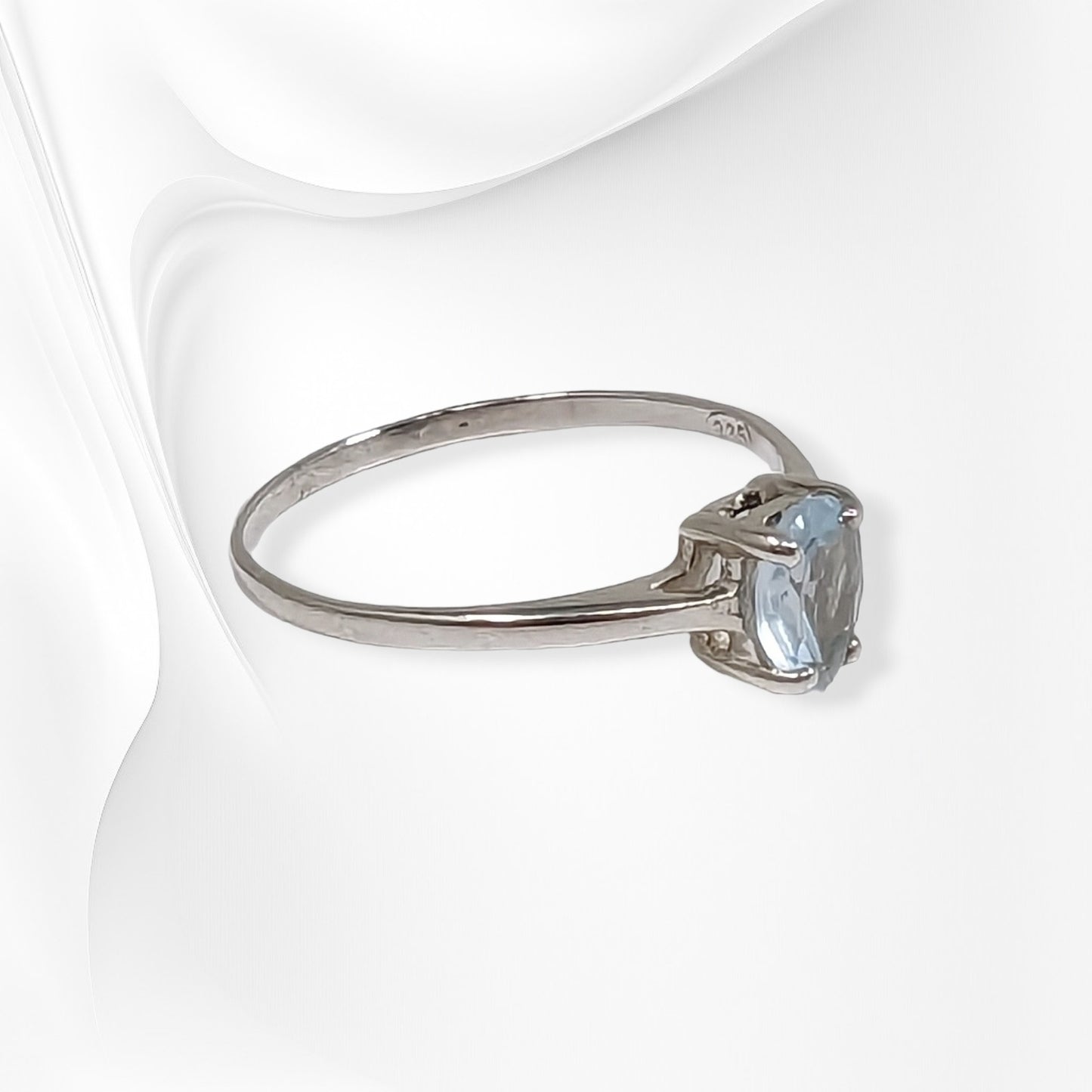 925 Sterling Silver Women's Ring with Authentic Blue Topaz