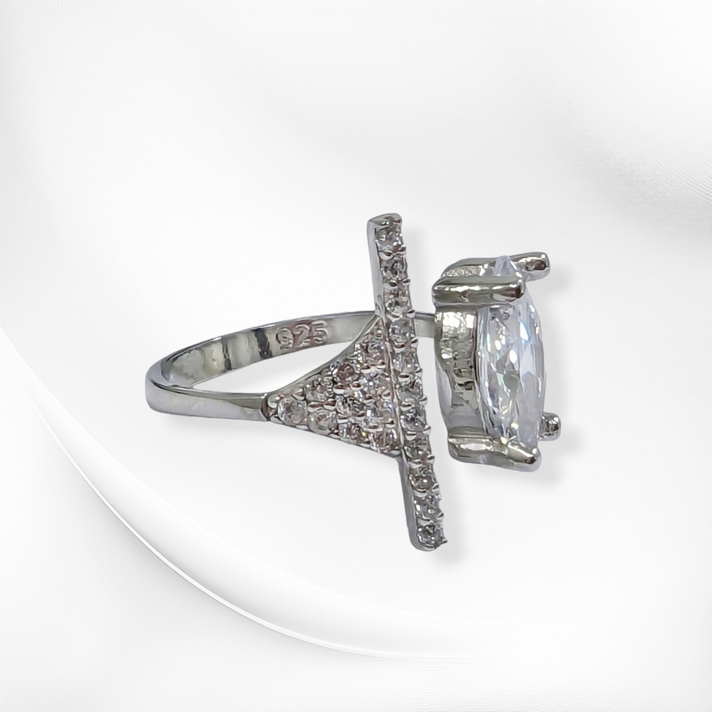 925 Sterling Silver Women's Ring with Cubic Zirconia Crystals
