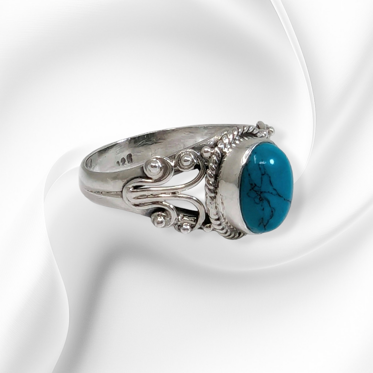 925 Sterling Silver Women's Ring with Authentic Turquoise Gemstone