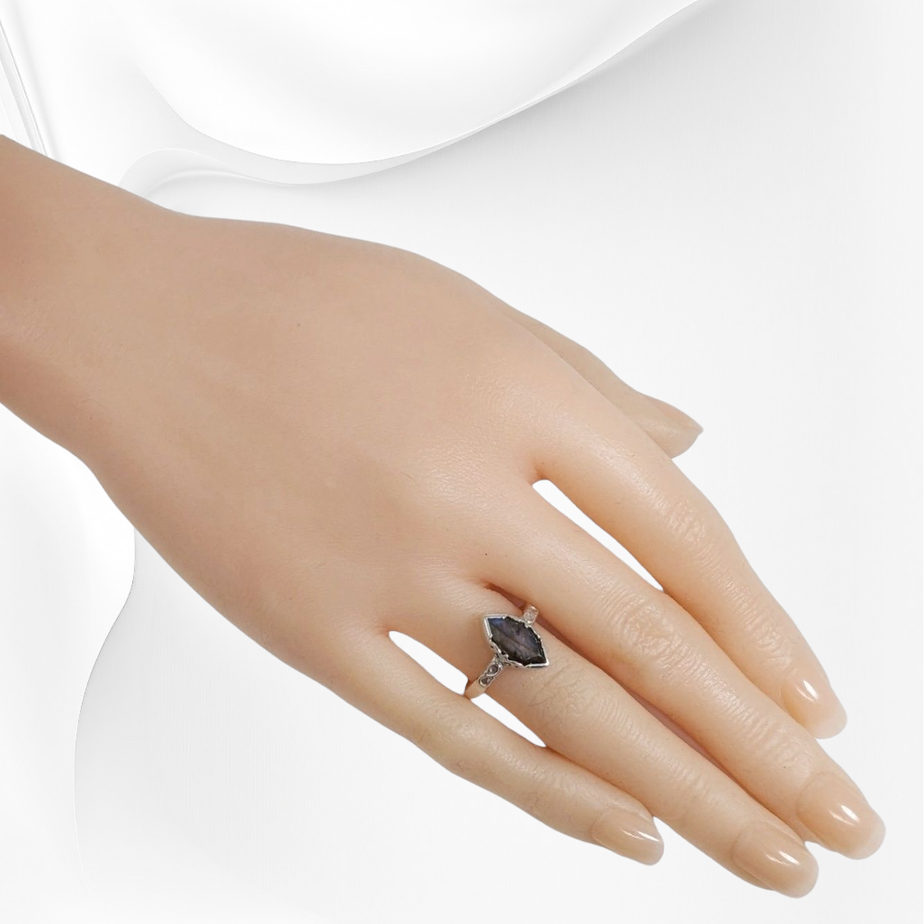 925 Sterling Silver Women's Ring with Authentic Labradorite Gemstone