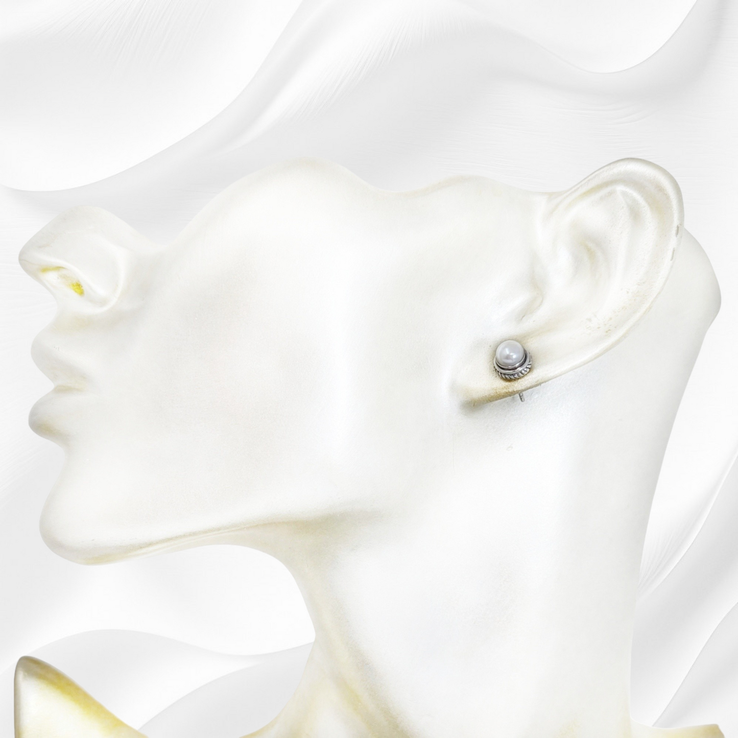 925 Sterling Silver Stud Earrings with Authentic Freshwater Pearls