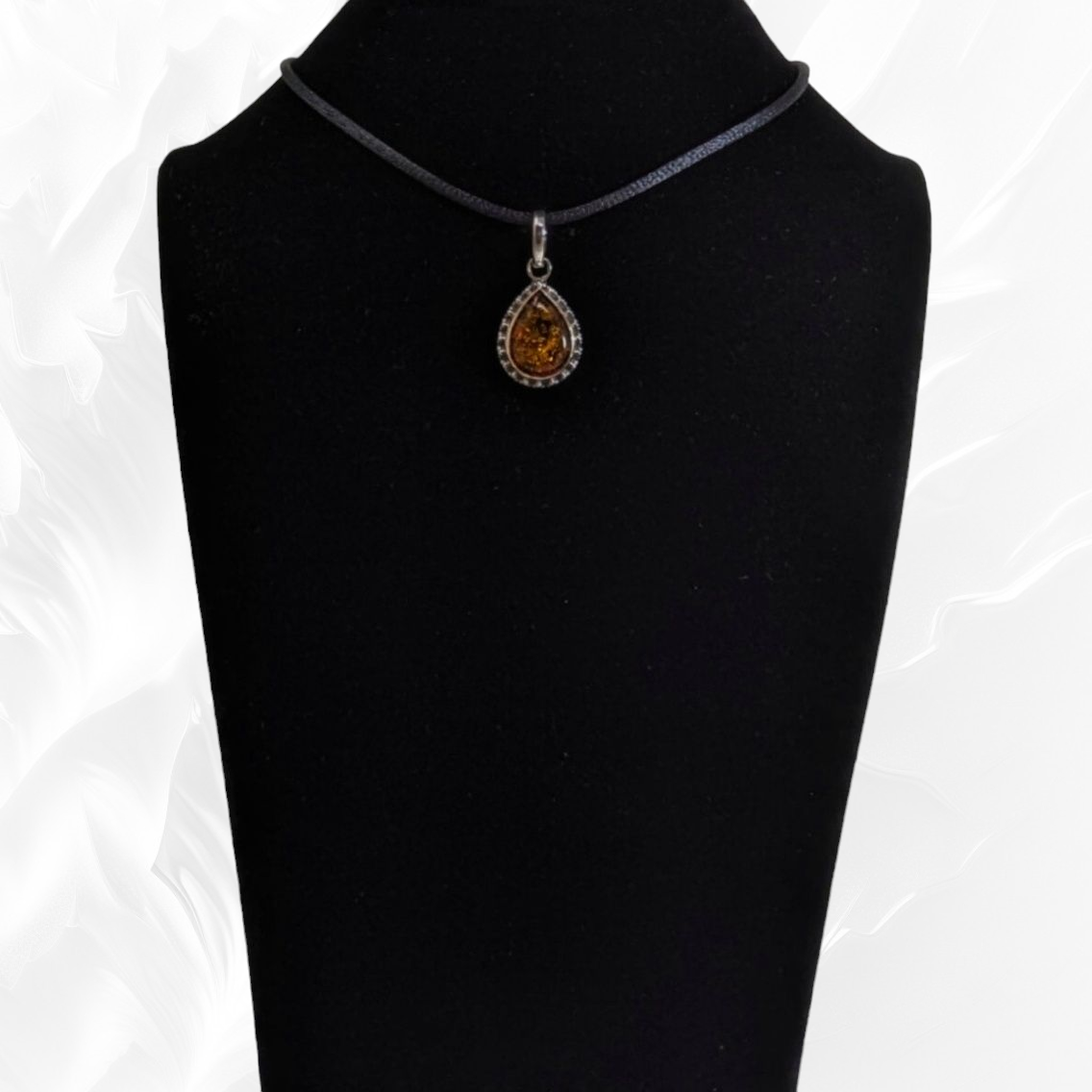 925 Sterling Silver Women Pendant With Natural Amber