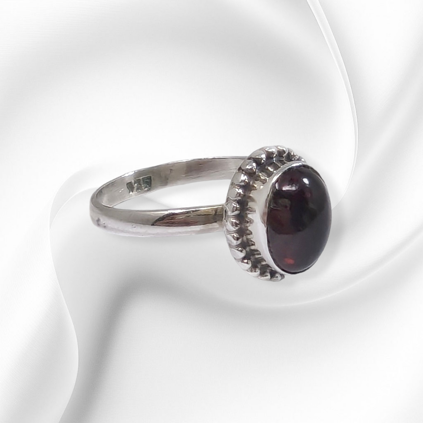 925 Sterling Silver Women's Ring with Authentic Red Garnet Gemstone