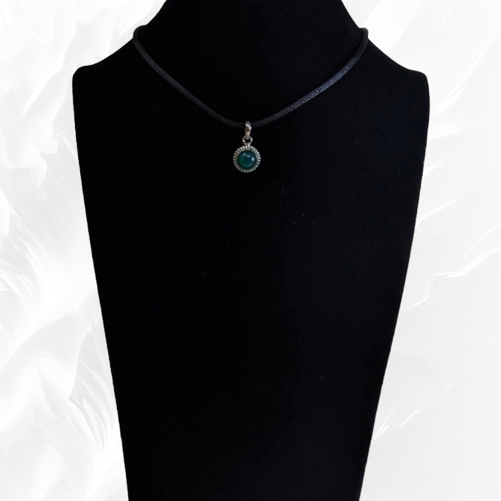 925 Sterling Silver Women Pendant With Authentic Green Onyx Gemstone