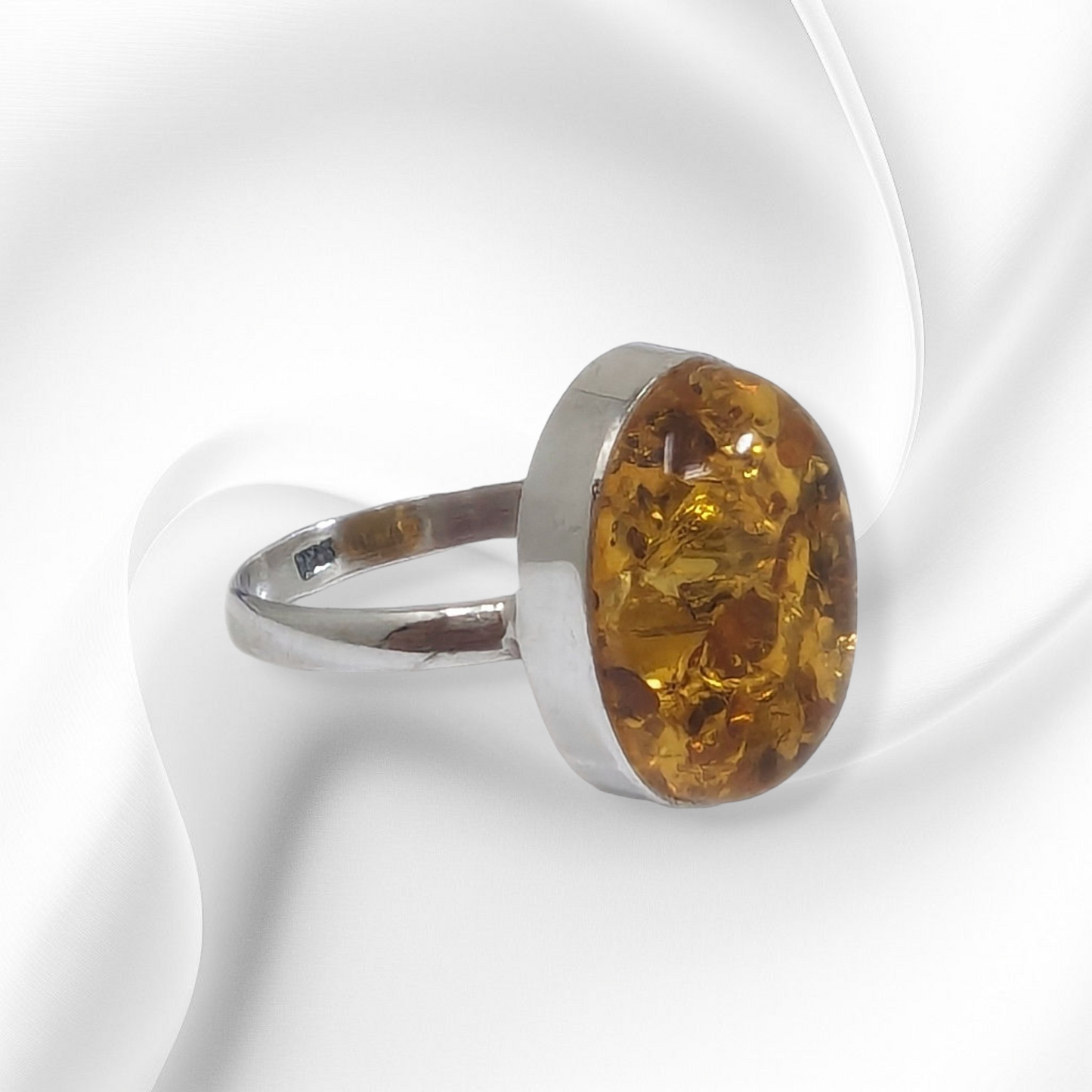 925 Sterling Silver Women's Ring with Natural Amber