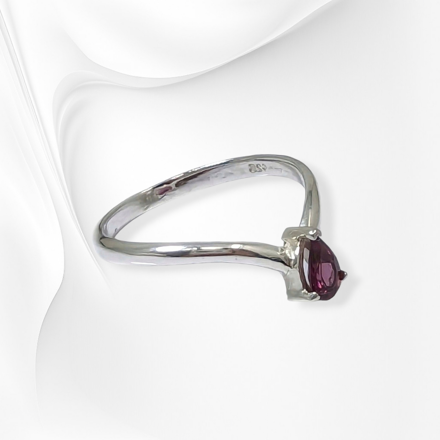 925 Sterling Silver Women's Ring with Authentic Rhodolite Garnet Gemstone