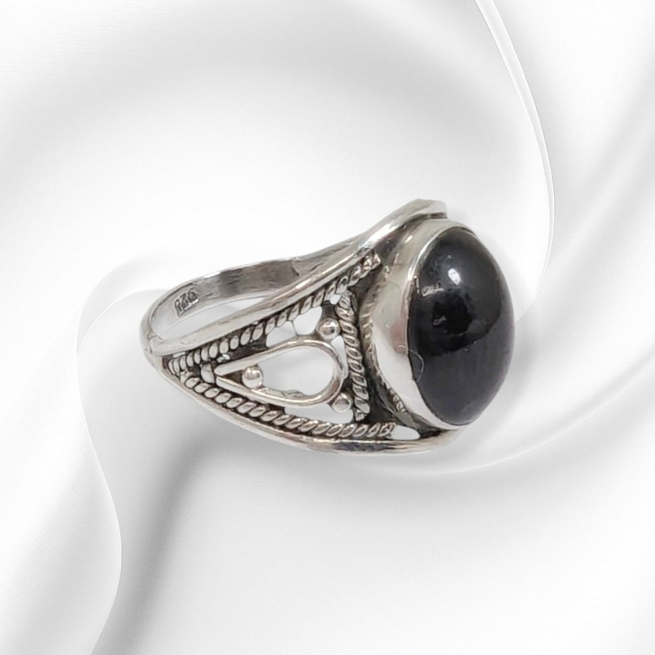 925 Sterling Silver Women's Ring with Authentic Red Garnet Gemstone