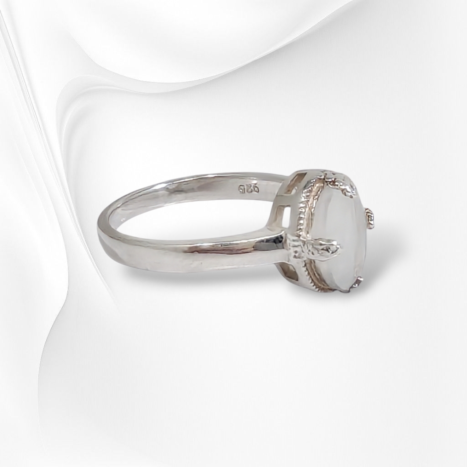 925 Sterling Silver Women's Ring with Authentic Moonstone Gemstone