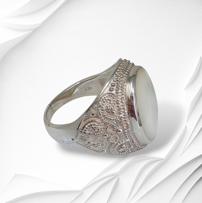 925 Sterling Silver Women's Ring with Authentic Mother of Pearl
