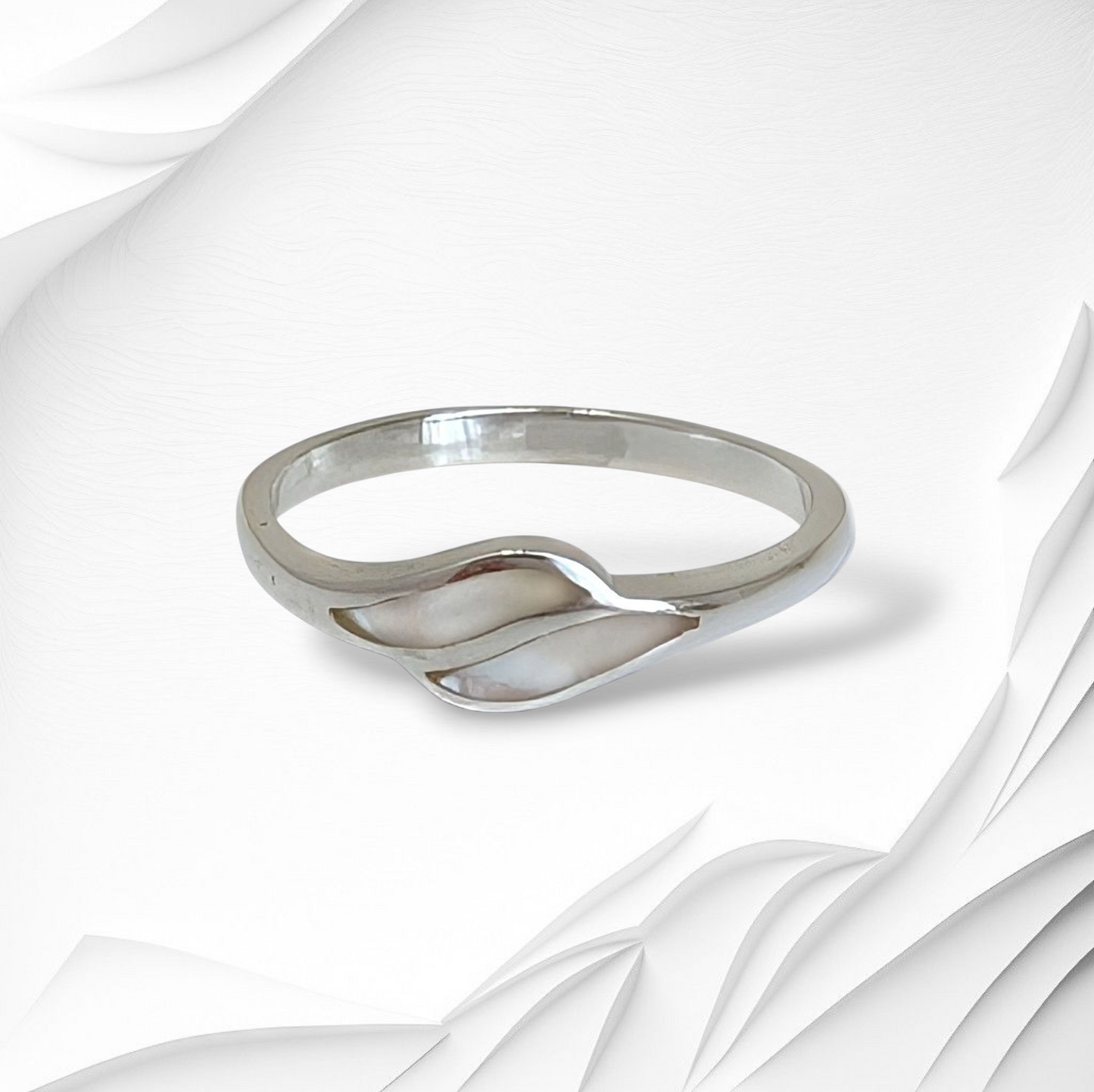 925 Sterling Silver Women's Ring with Authentic Mother of Pearl