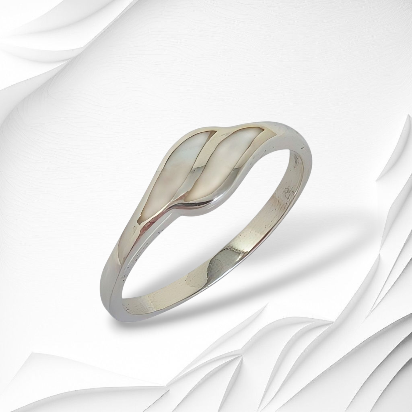925 Sterling Silver Women's Ring with Authentic Mother of Pearl