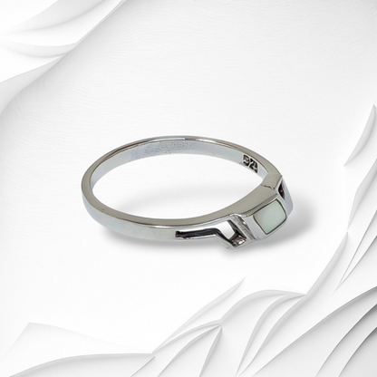 925 Sterling Silver Women's Ring with Authentic Mother of Pearl