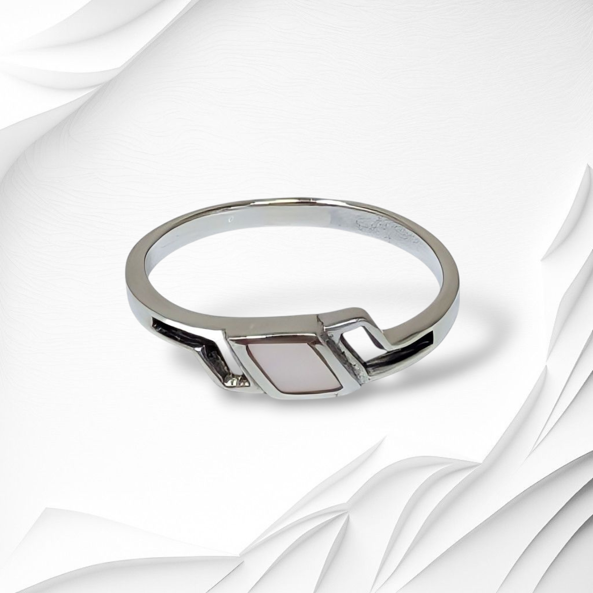 925 Sterling Silver Women's Ring with Authentic Mother of Pearl