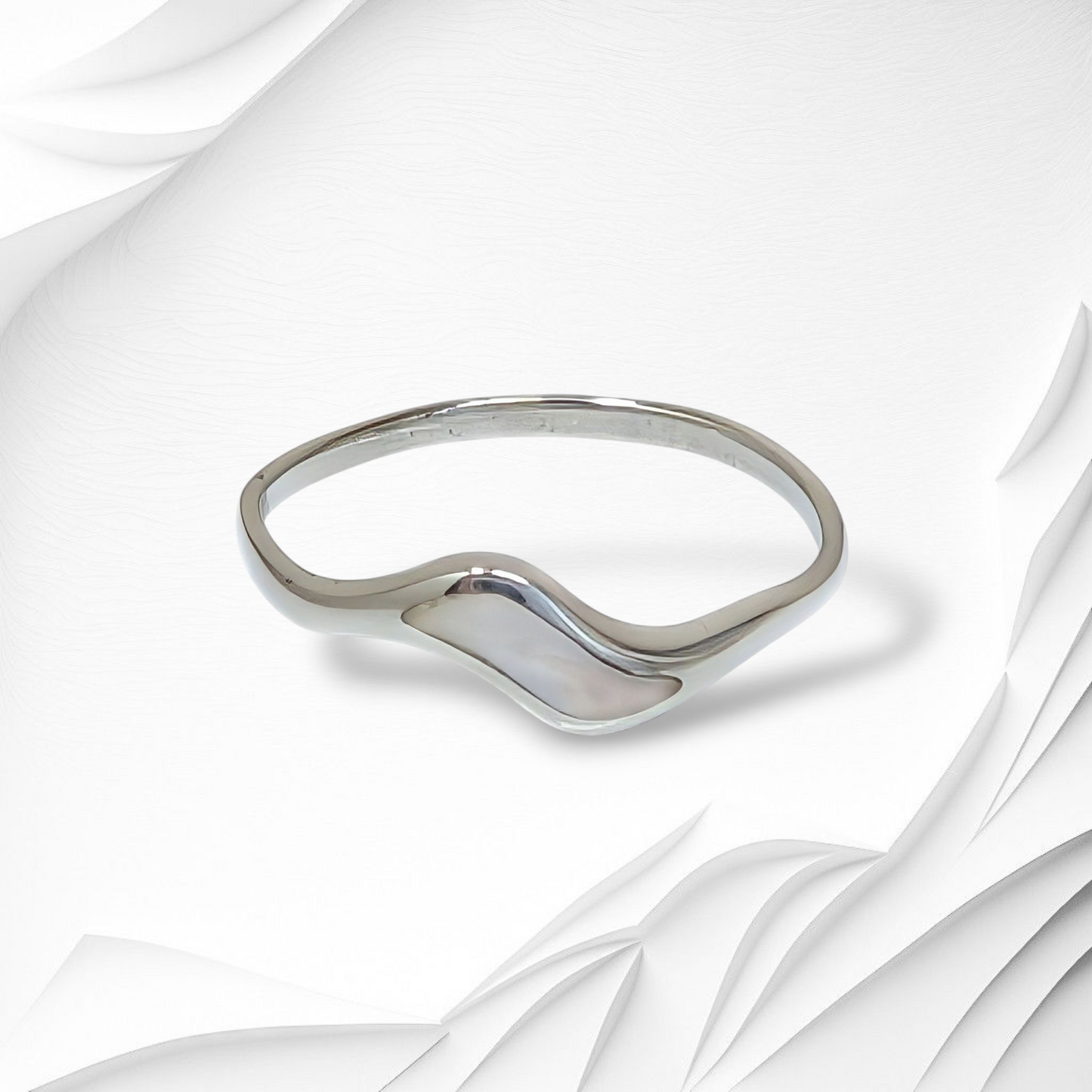 925 Sterling Silver Women's Ring with Authentic Mother of Pearl