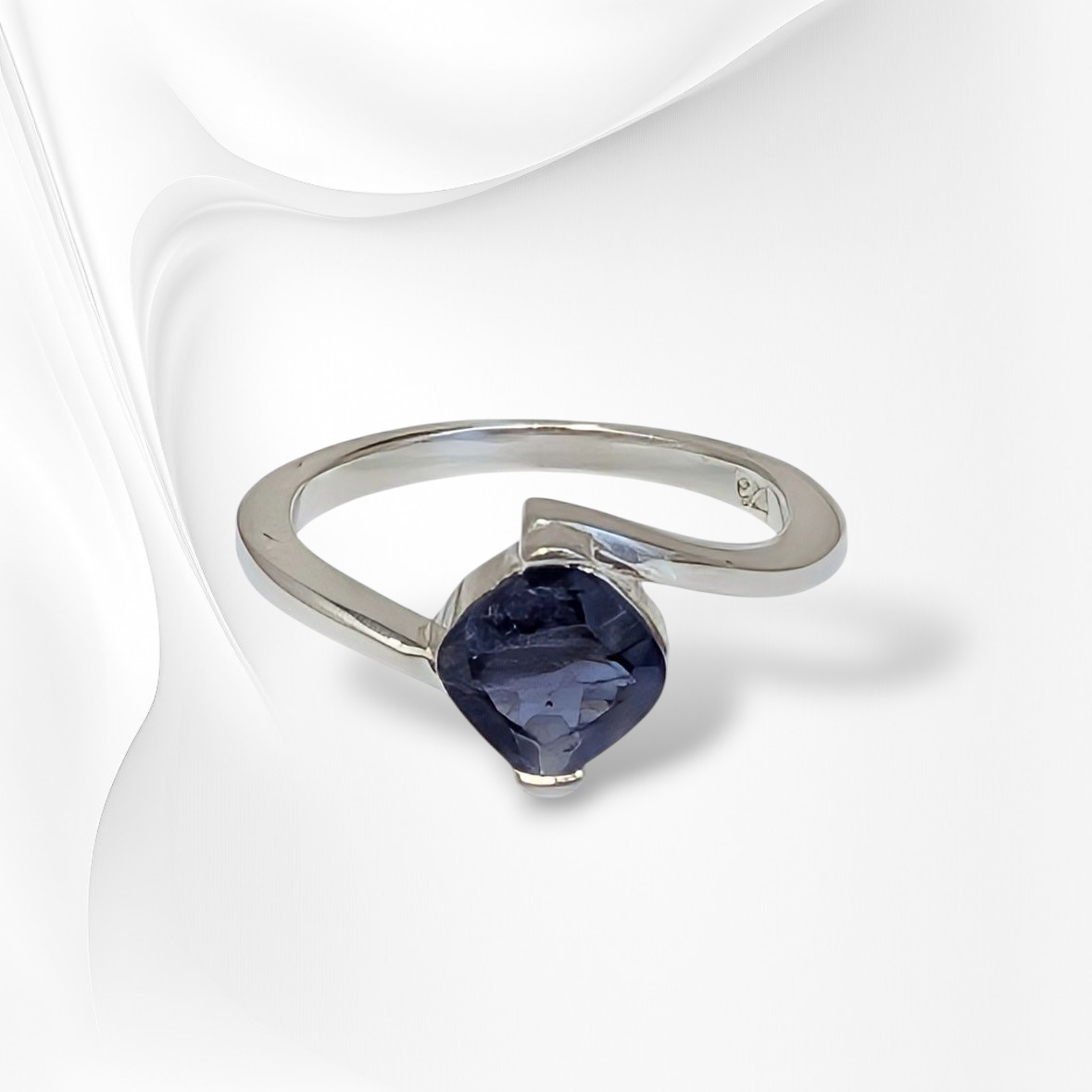 925 Sterling Silver Women's Ring with Authentic Lolite Gemstone