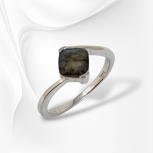 925 Sterling Silver Women's Ring with Authentic Labradorite Gemstone