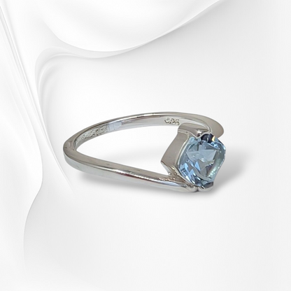 925 Sterling Silver Women's Ring with Authentic Blue Topaz