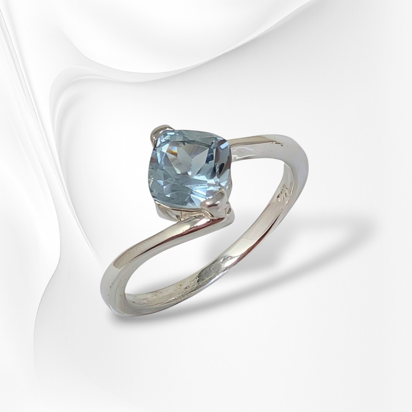 925 Sterling Silver Women's Ring with Authentic Blue Topaz