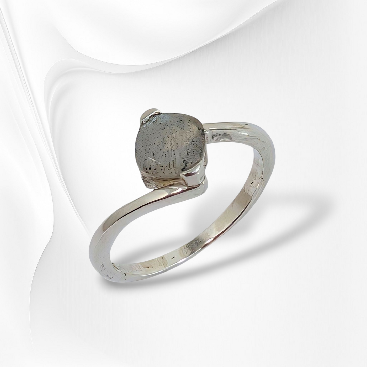 925 Sterling Silver Women's Ring with Authentic Labradorite Gemstone