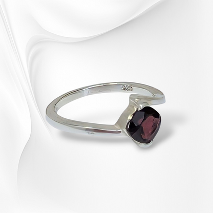 925 Sterling Silver Women's Ring with Authentic Red Garnet Gemstone