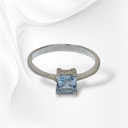 925 Sterling Silver Women's Ring with Authentic Blue Topaz