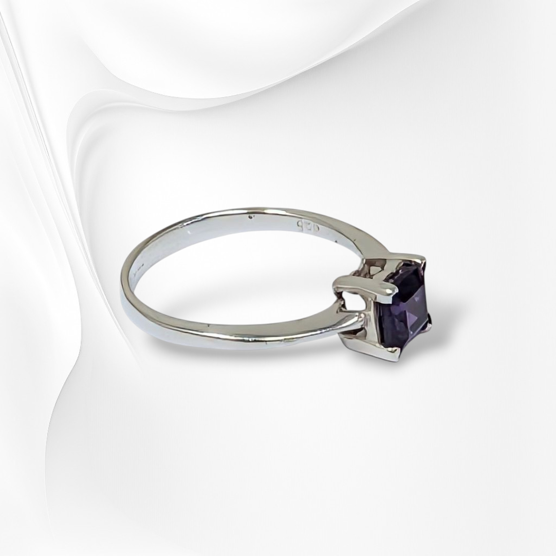 925 Sterling Silver Women's Ring with Authentic Amethyst Gemstone