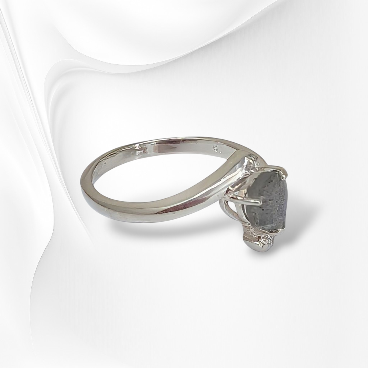 925 Sterling Silver Women's Ring with Authentic Labradorite and Cubic Zirconia Crystals