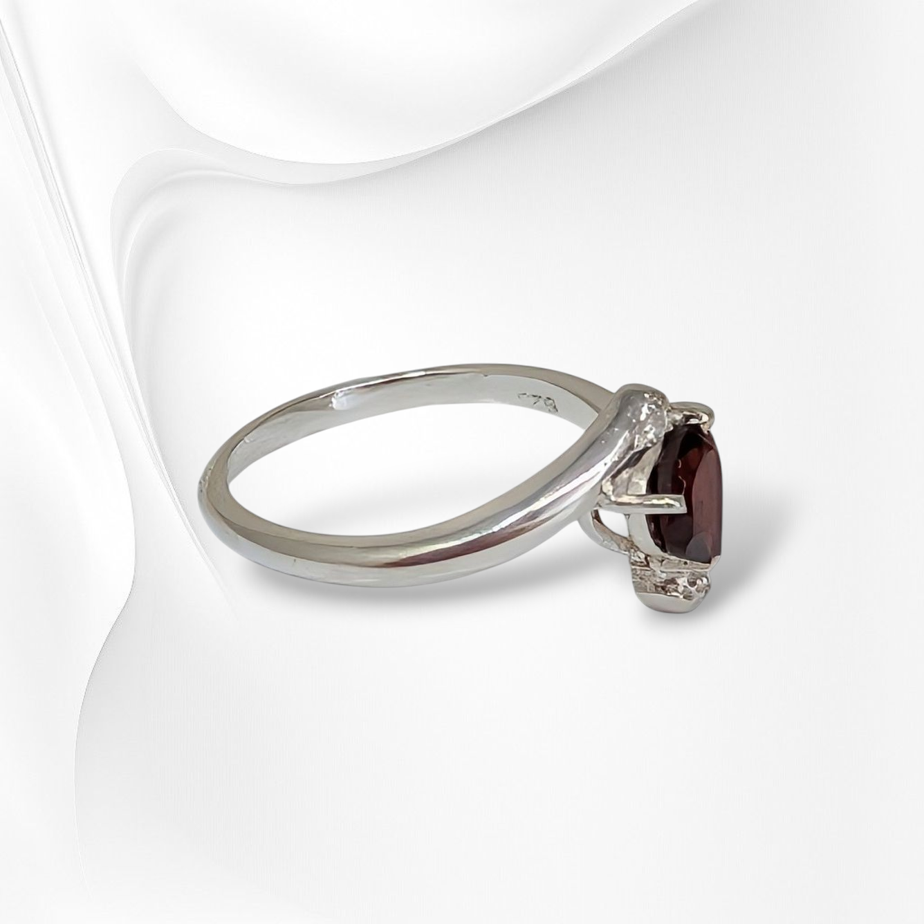 925 Sterling Silver Women's Ring with Authentic Red Garnet and Cubic Zirconia Crystals