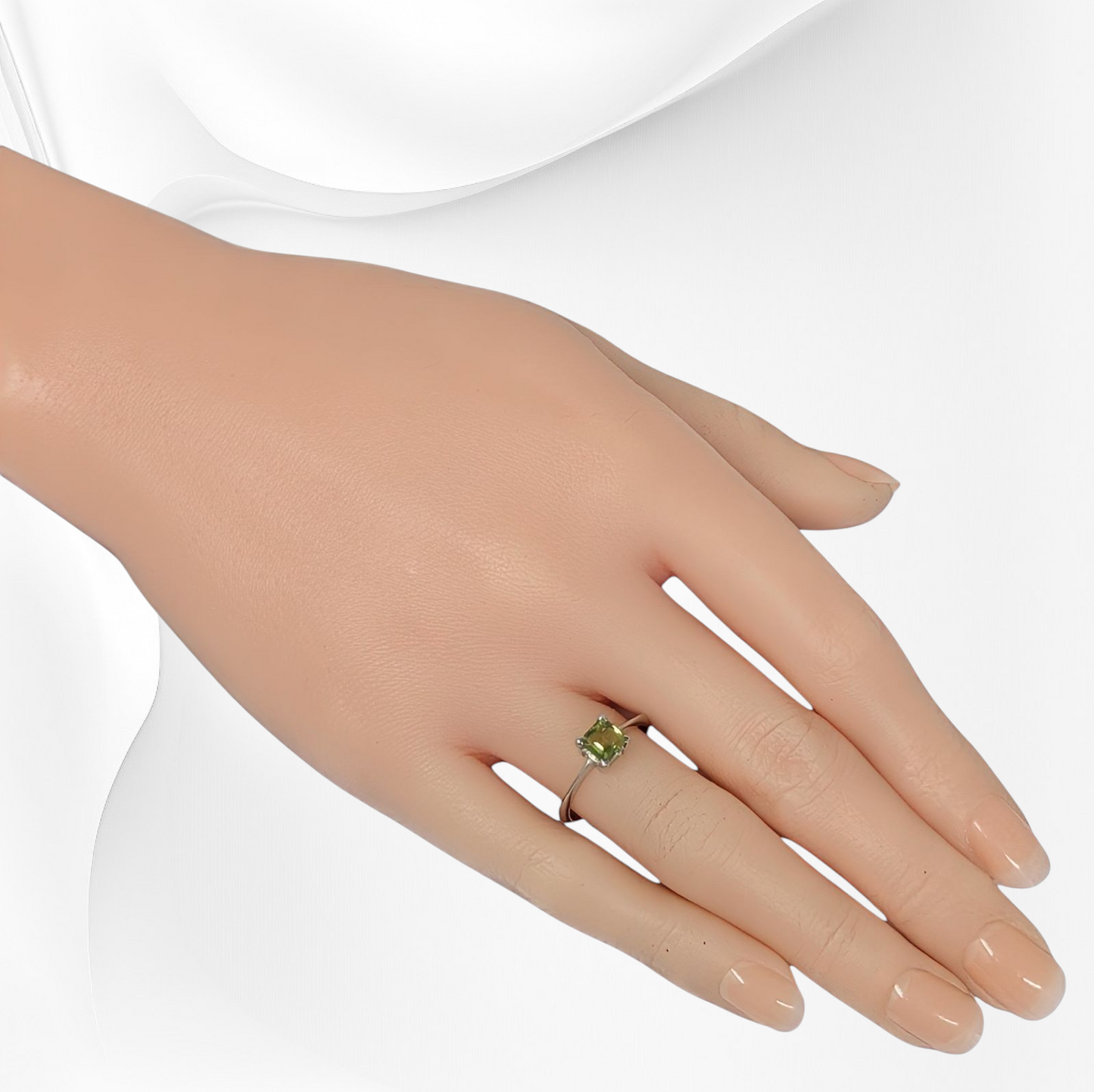 925 Sterling Silver Women's Ring with Authentic Peridot Gemstone