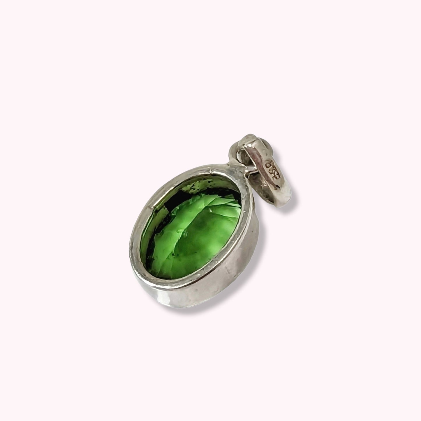 925 Sterling Silver Women Pendant With Authentic Peridot Gemstone