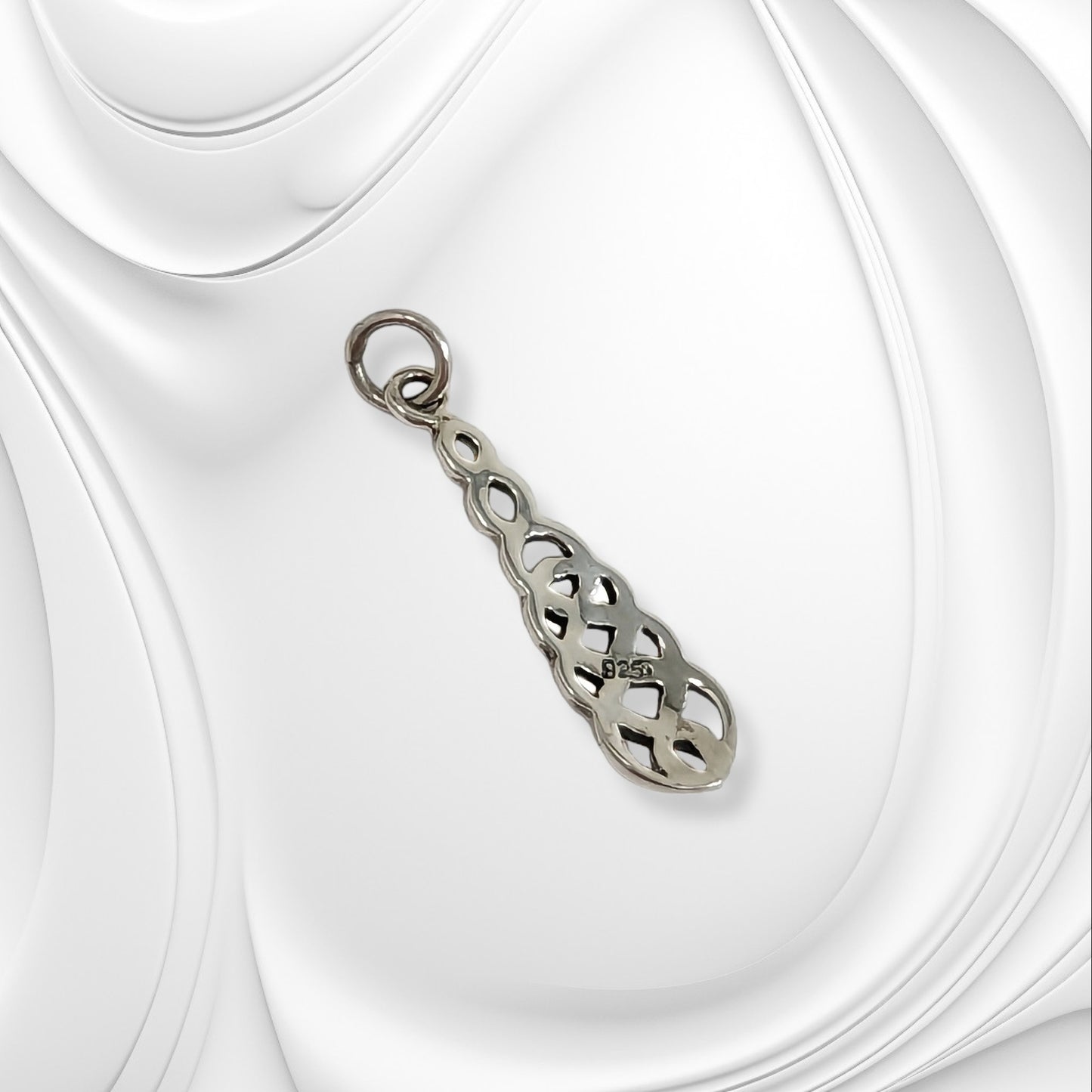 925 Sterling Silver Celtic Knot Women's Pendant