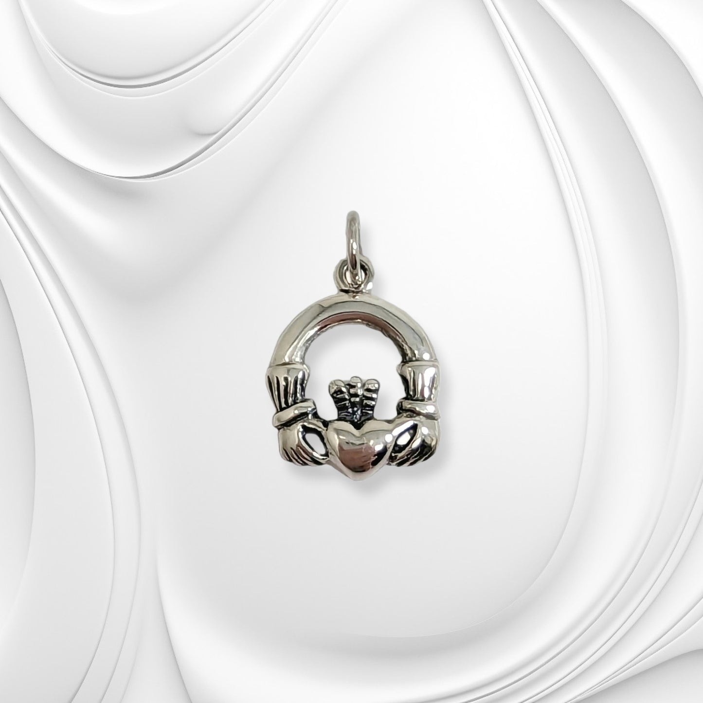 925 Sterling Silver Tiny Irish Claddagh Women's Pendant