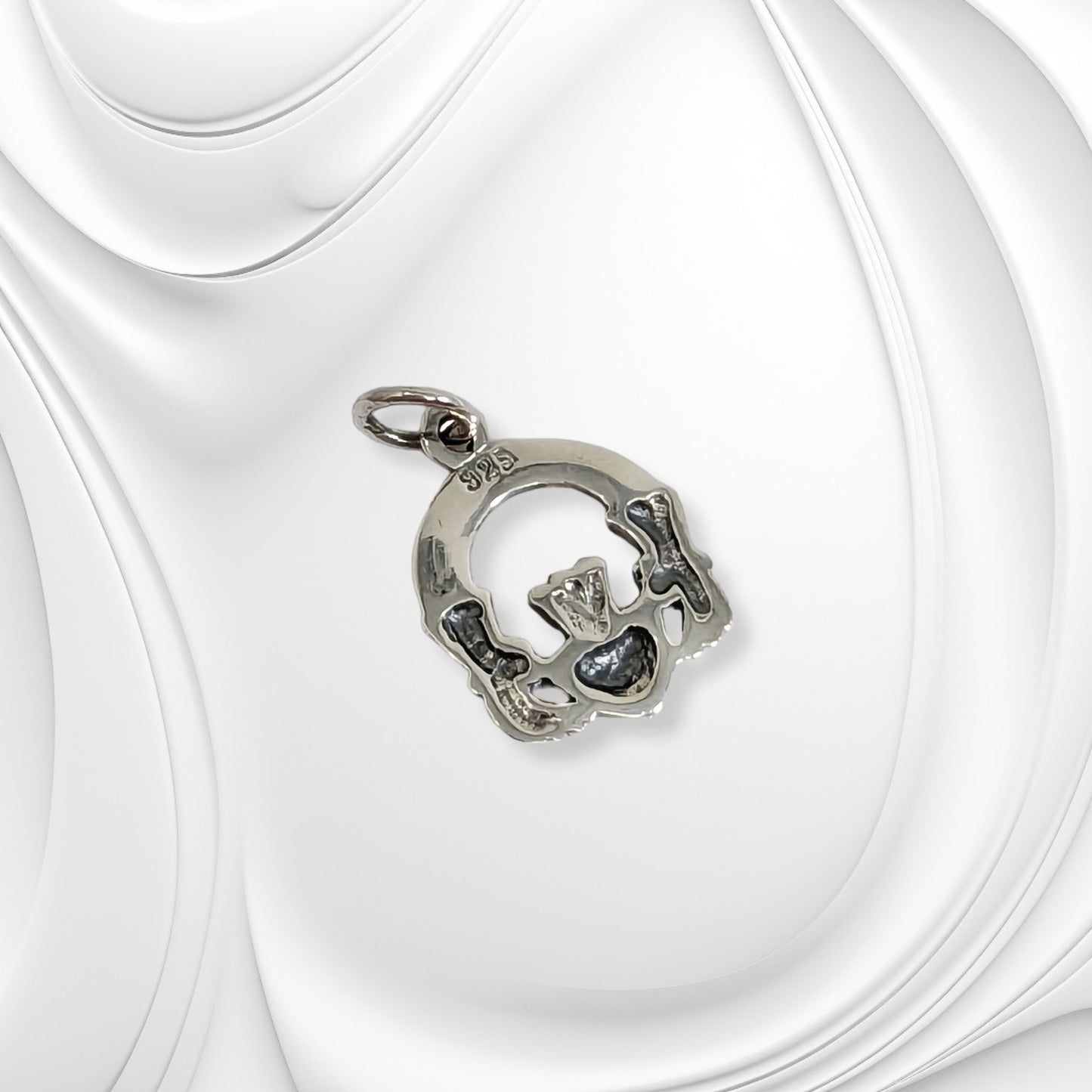 925 Sterling Silver Tiny Irish Claddagh Women's Pendant