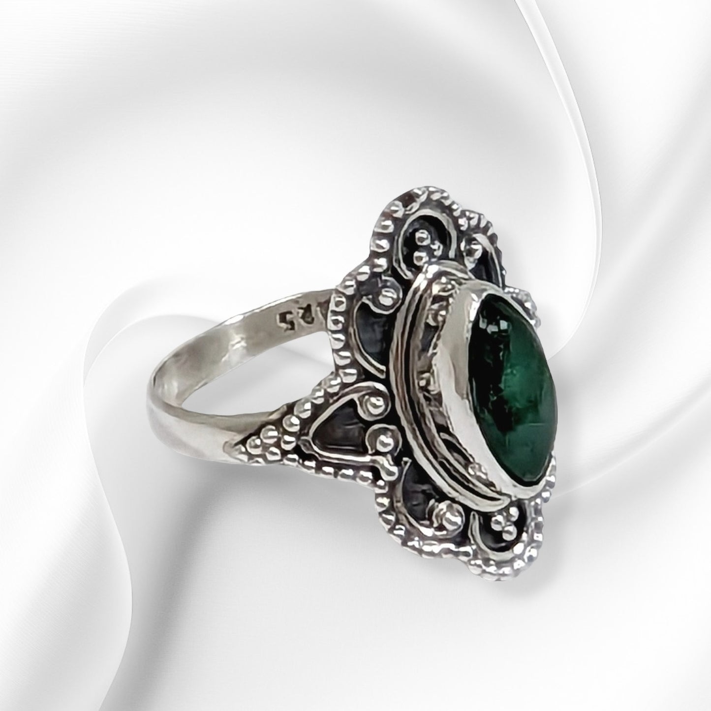 925 Sterling Silver Women's Ring With Authentic Green Jade Gemstone