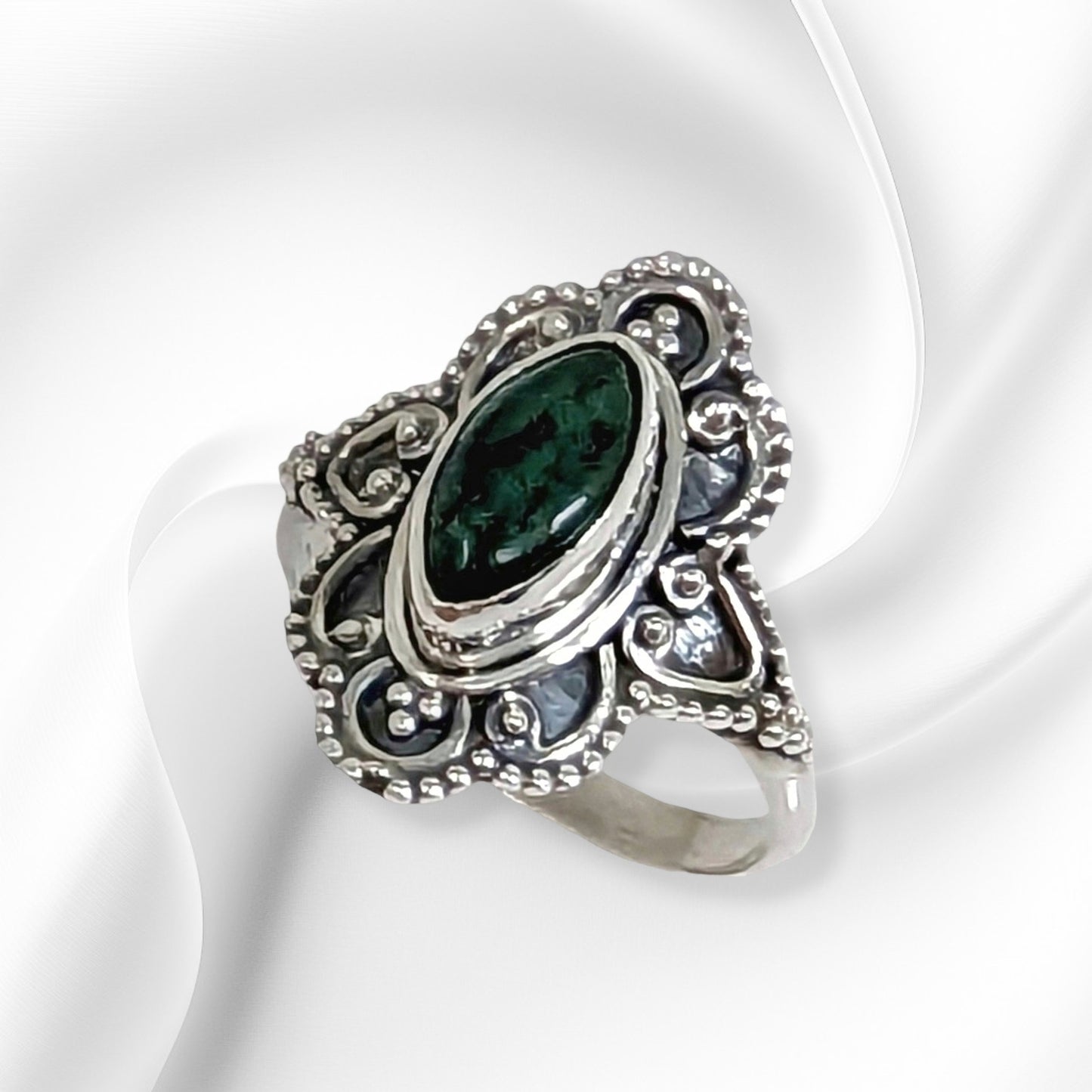 925 Sterling Silver Women's Ring With Authentic Green Jade Gemstone