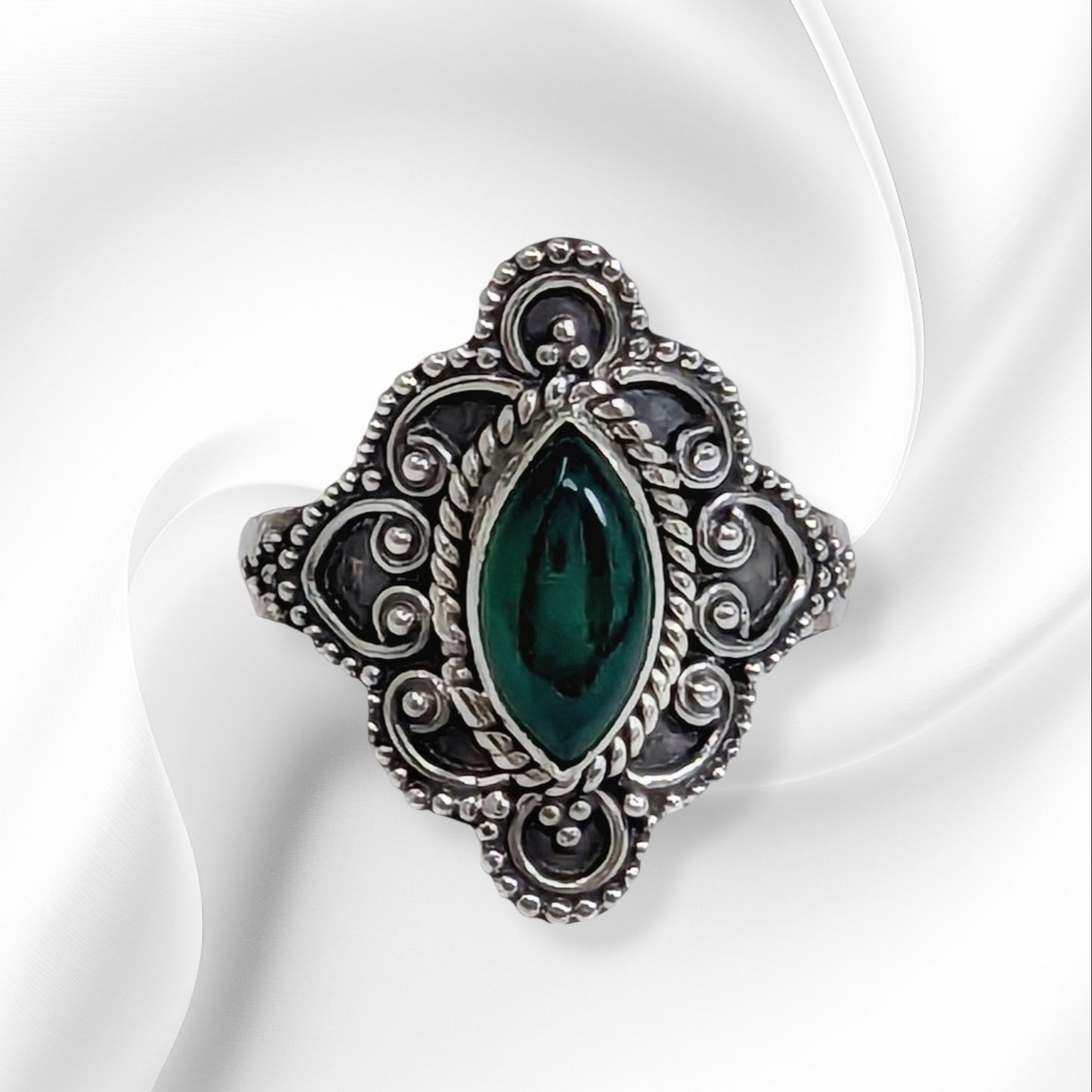 925 Sterling Silver Women's Ring With Authentic Green Onyx Gemstone