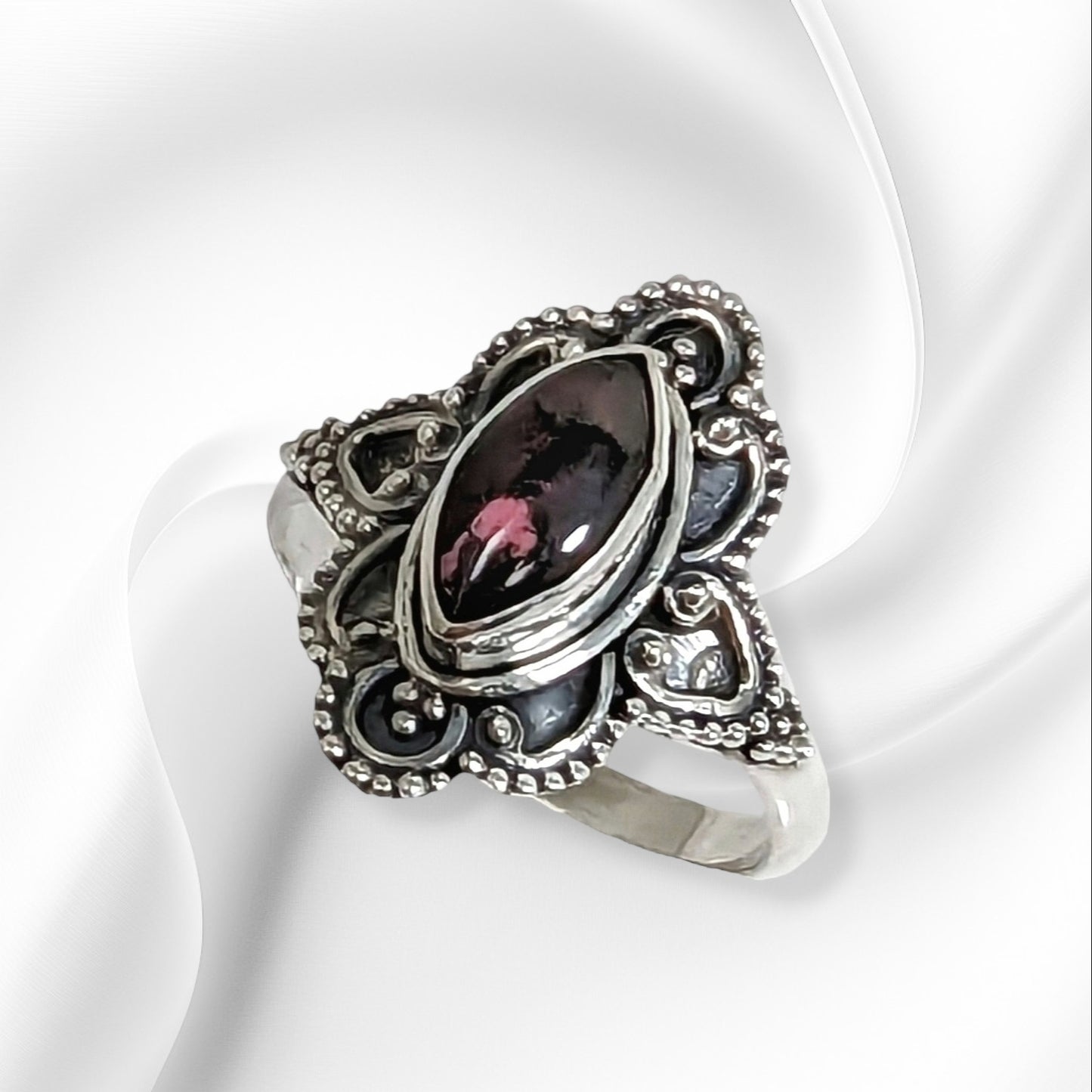 925 Sterling Silver Women's Ring With Authentic Red Garnet Gemstone