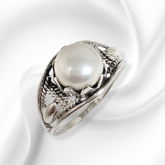 925 Sterling Silver Women's Ring with Authentic Freshwater Pearl