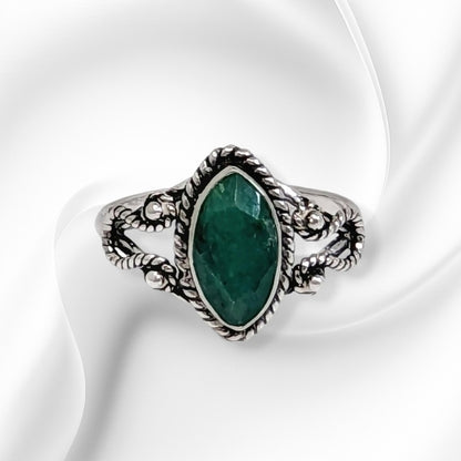 925 Sterling Silver Women's Ring With Authentic Green Corundum Gemstone