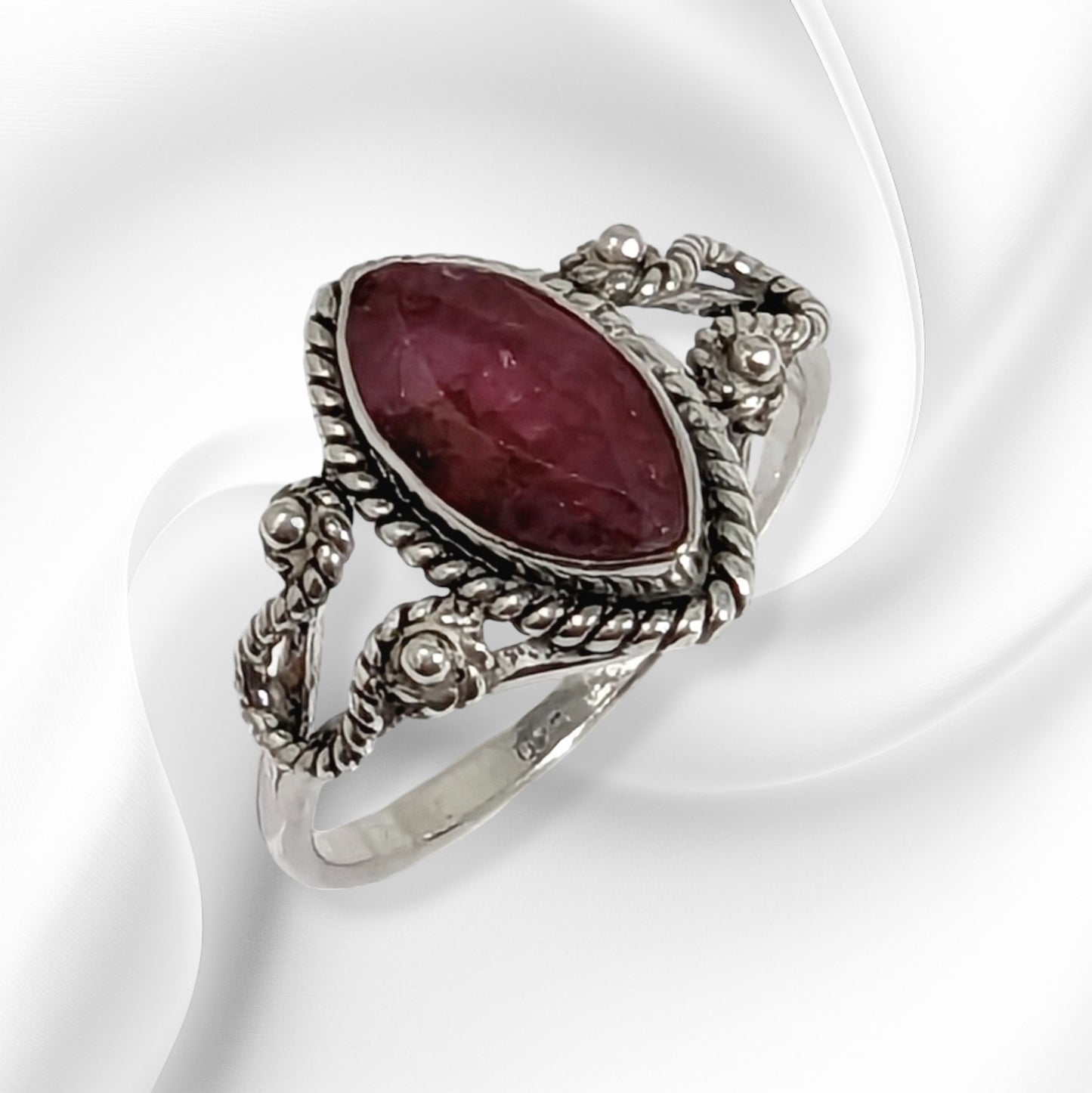 925 Sterling Silver Women's Ring With Authentic Red Corundum Gemstone