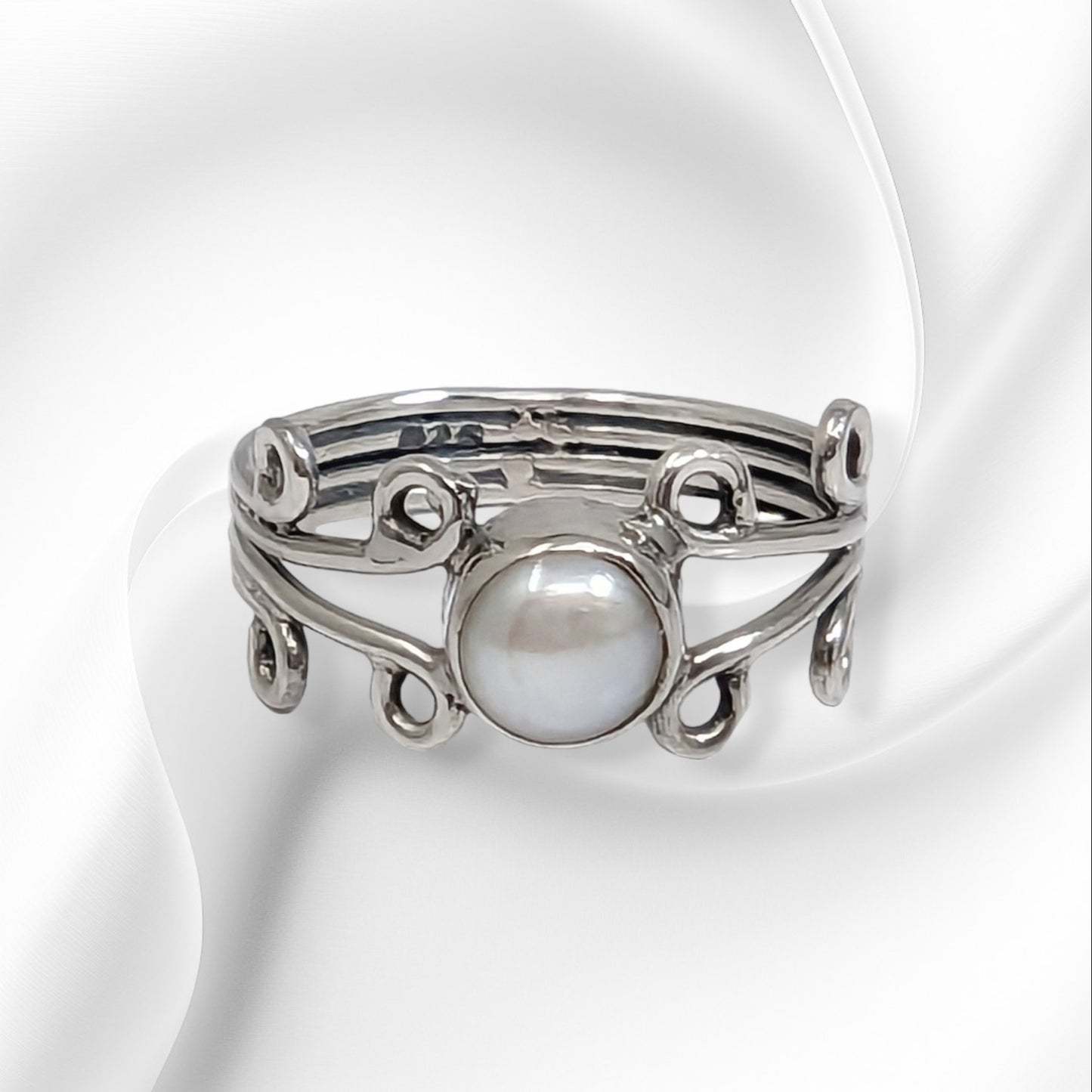 925 Sterling Silver Women's Ring with Authentic Freshwater Pearl