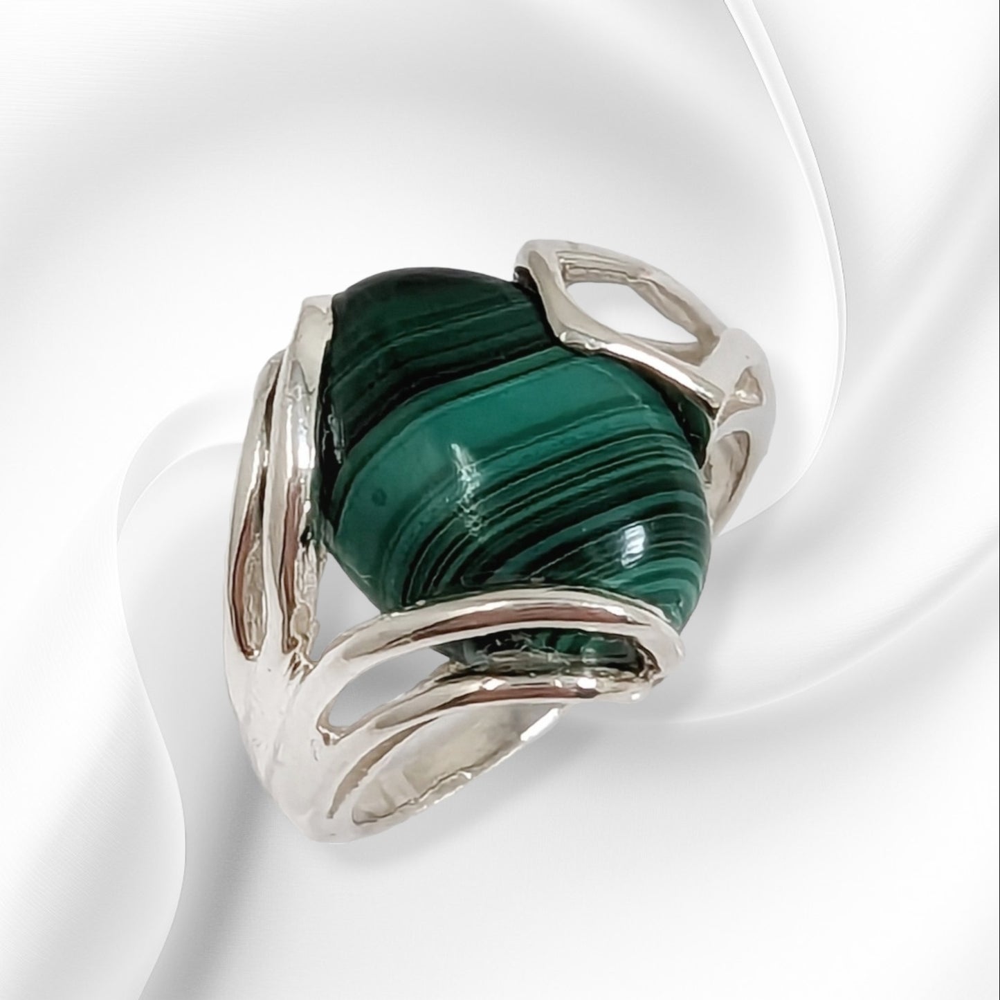 925 Sterling Silver Women's Ring With Authentic Malachite Gemstone