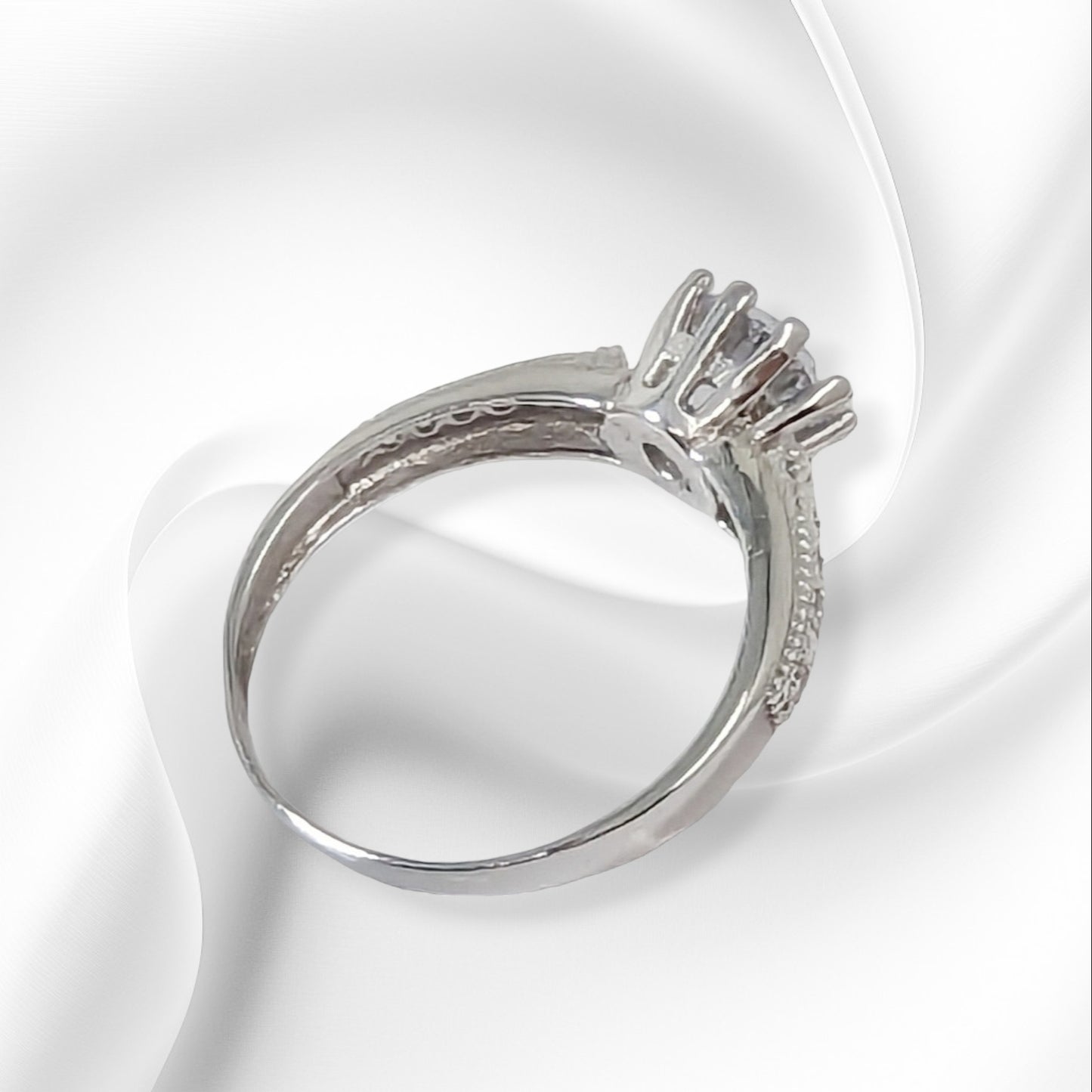 Genuine 925 Sterling Silver Solitaire Women's Ring with Cubic Zirconia Crystals