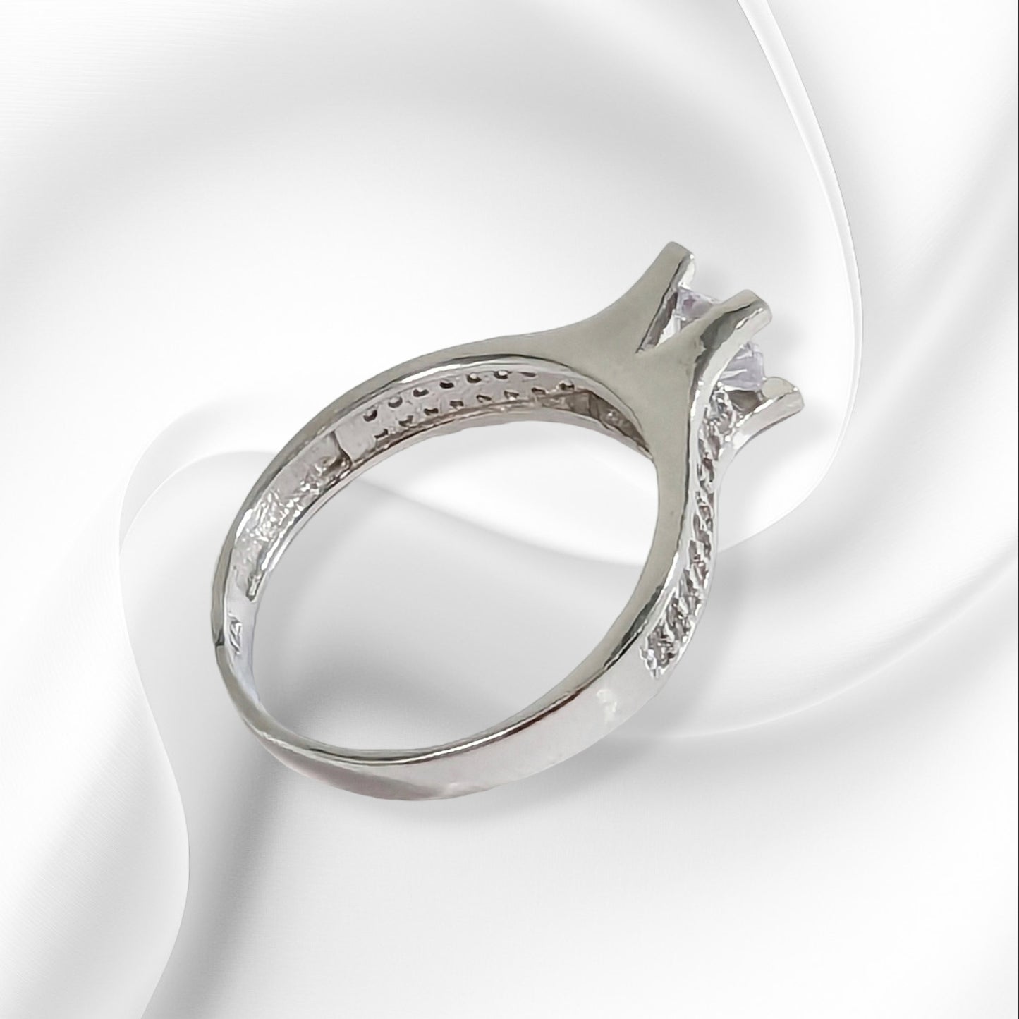 Genuine 925 Sterling Silver Solitaire Women's Ring with Cubic Zirconia Crystals