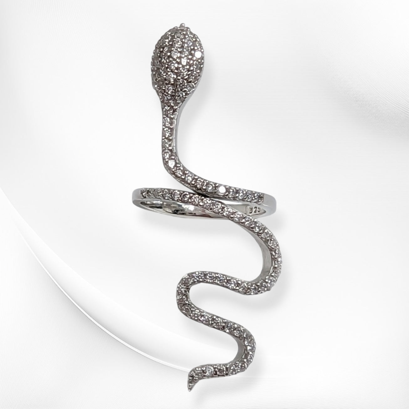 925 Sterling Silver Women's Ring with Cubic Zirconia Crystals