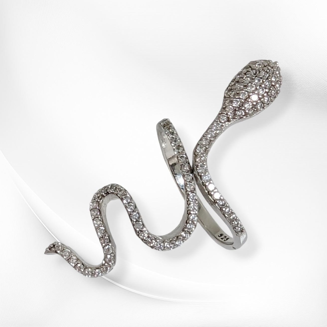 925 Sterling Silver Women's Ring with Cubic Zirconia Crystals