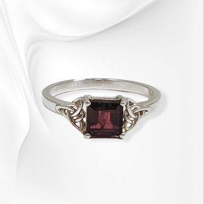 925 Sterling Silver Women's Ring with Authentic Red Garnet Gemstone