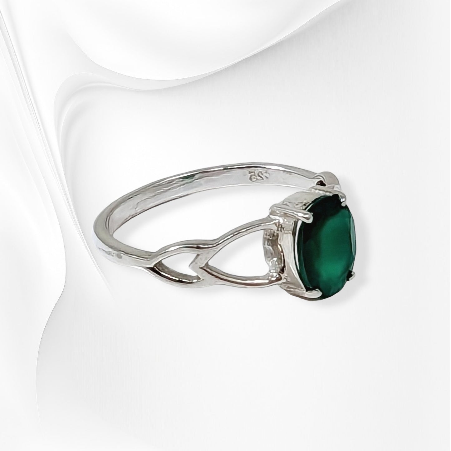 925 Sterling Silver Women's Ring with Authentic Green Onyx Gemstone